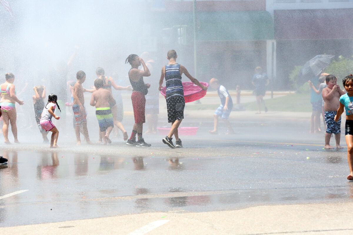 Balloon Days Water Fight (2).jpg